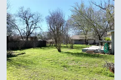 706 W Navasota Street, Groesbeck, TX 76642 - Photo 17