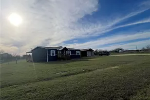 161 Meadow View Ln, Hubbard, TX 76648 - Photo 11