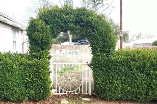 112 College Ave, Oglesby, TX 76561 - Photo 5