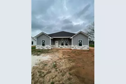 412 E Hunt Street, Bremond, TX 76629 - Photo 1