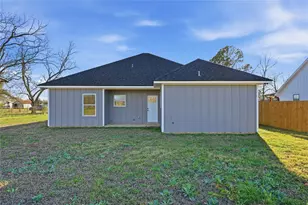 412 E Hunt St, Bremond, TX 76629 - Photo 19