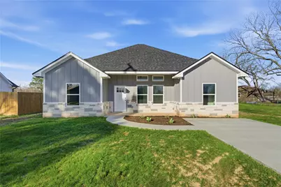 412 E Hunt Street, Bremond, TX 76629 - Photo 1