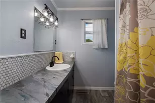 611 N Ave Q St, Clifton, TX 76634 - Photo 29