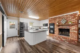 2212 Charboneau St, Waco, TX 76710 - Photo 5