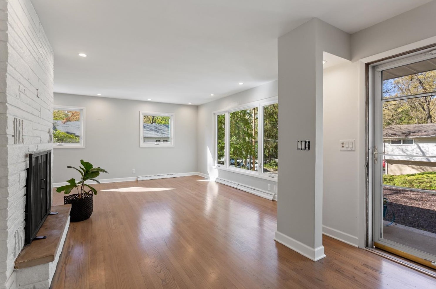 3306 Algonquin Trl, Michigan City IN  46360-1002 exterior