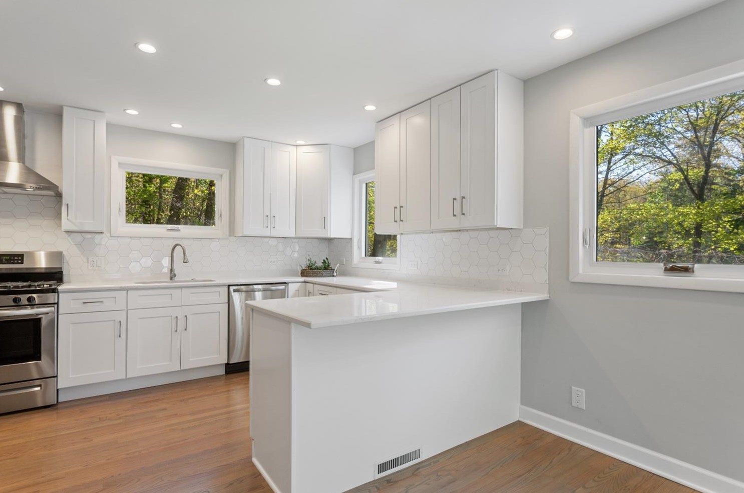 3306 Algonquin Trl, Michigan City IN  46360-1002 exterior