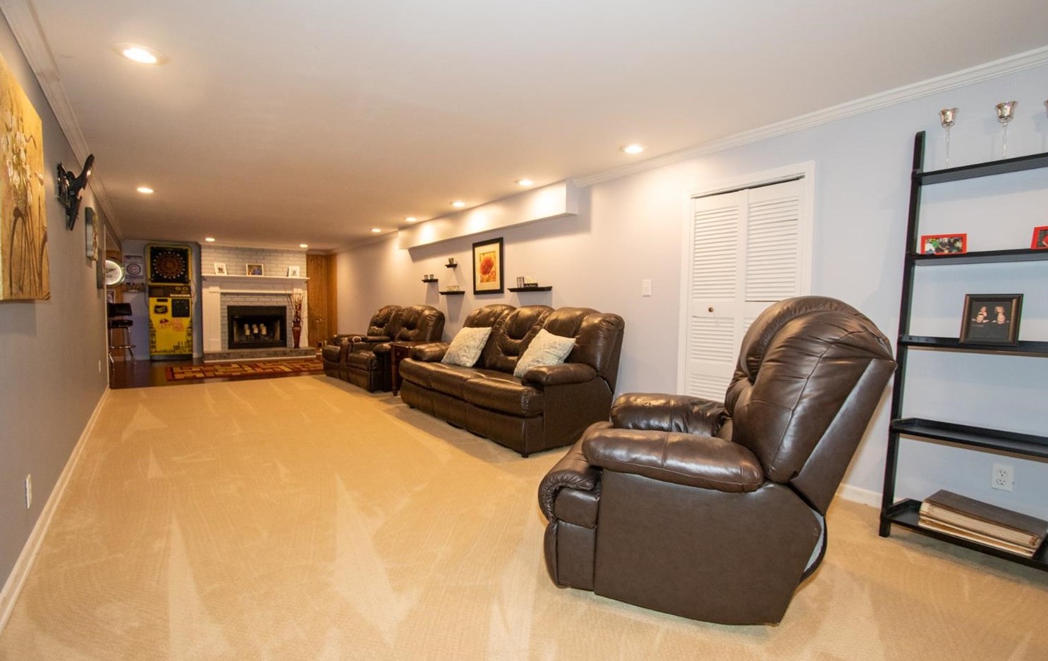 2561 Montgomery St, Gary IN 46403-2068 exterior