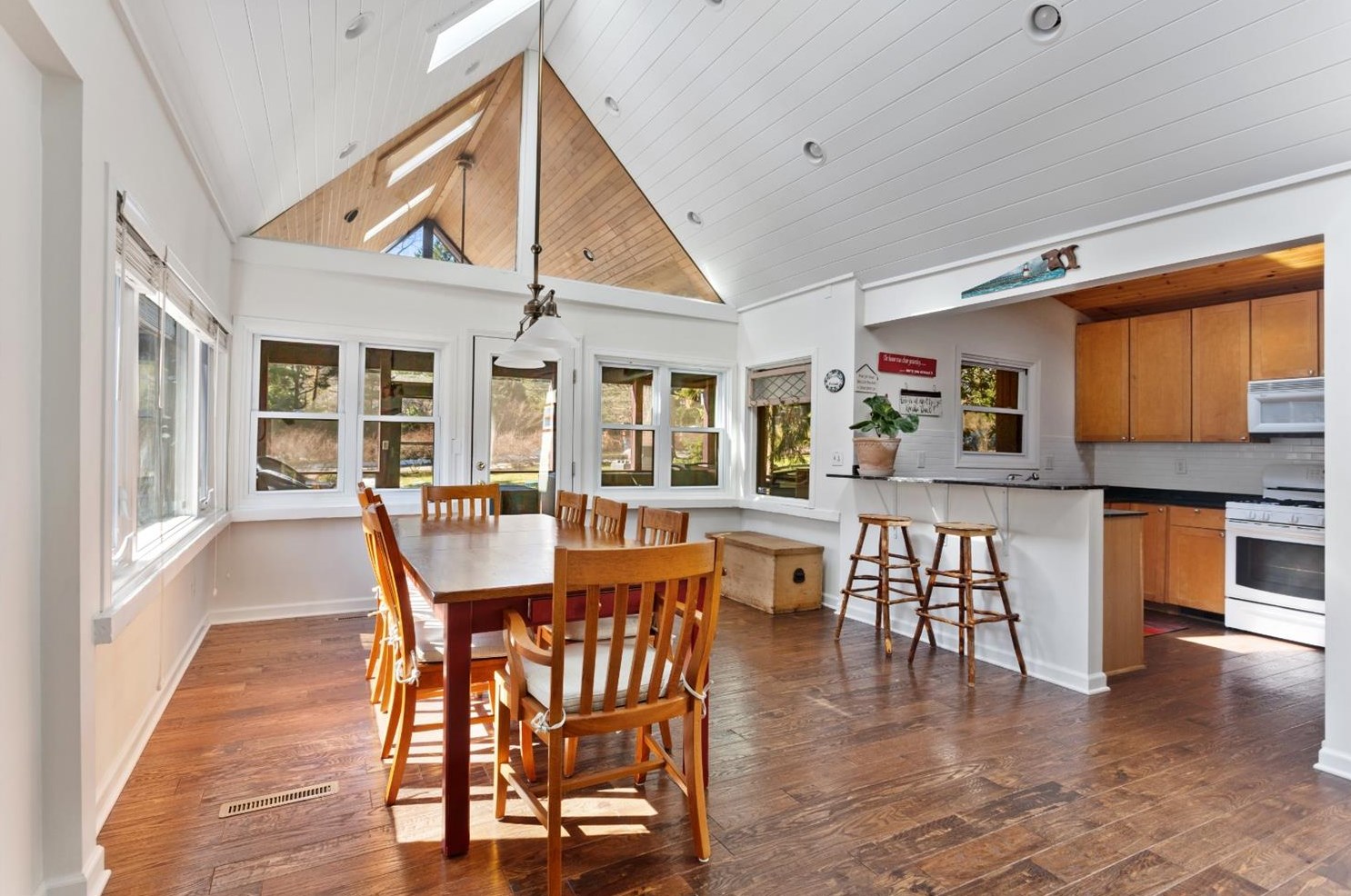 3832 Hiawatha Dr, Michigan City IN  46360-1189 exterior