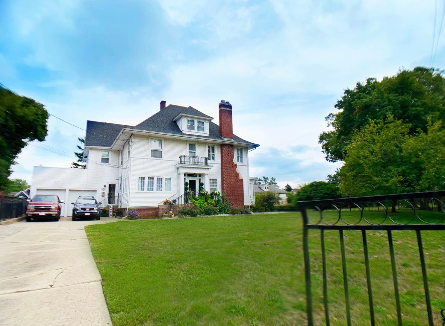111 Earl Rd, Michigan City IN  46360-5918 exterior