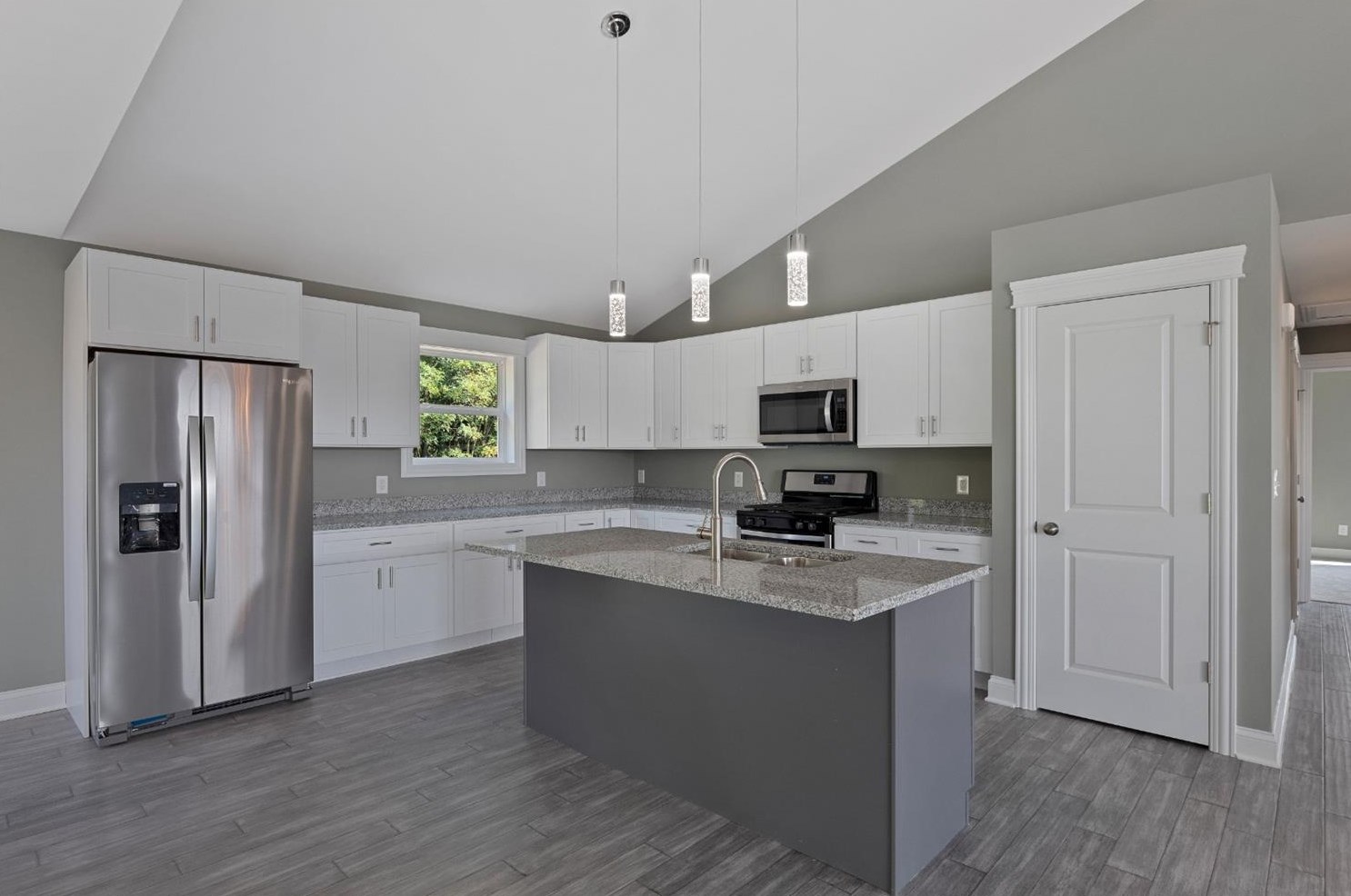 1770 Colorado St, Hobart, IN 46342