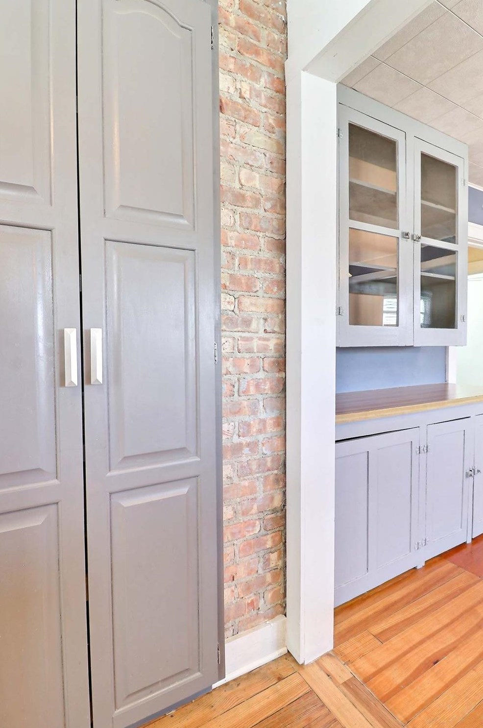 41 Wilhelm St, Schererville IN  46375-2492 exterior