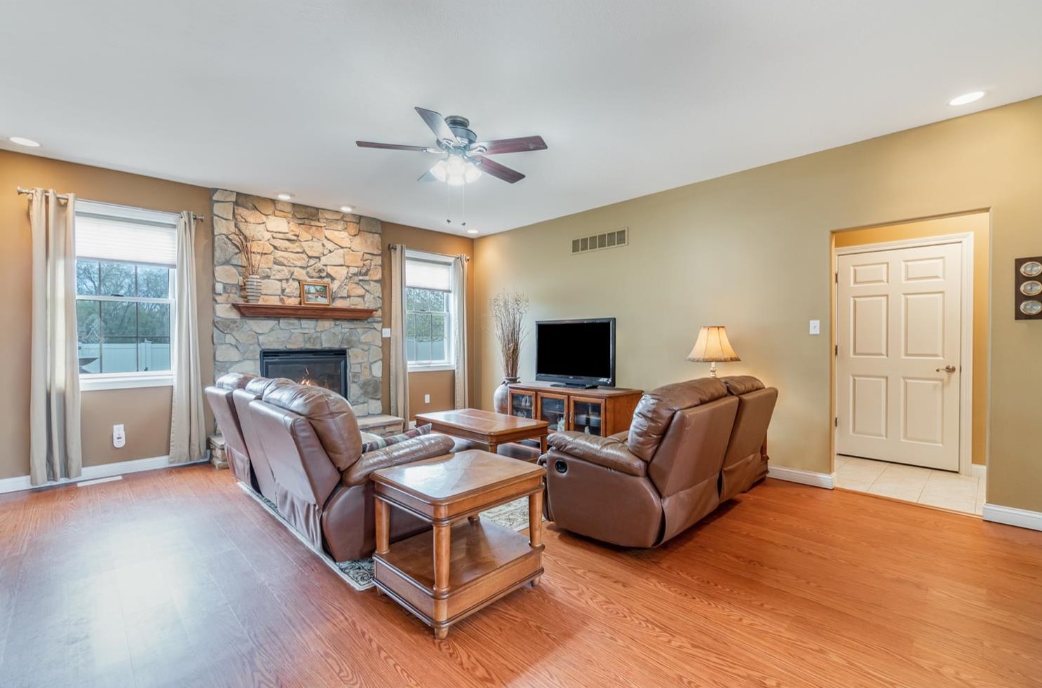 6198 Brie Ave, Portage IN  46368-3660 exterior