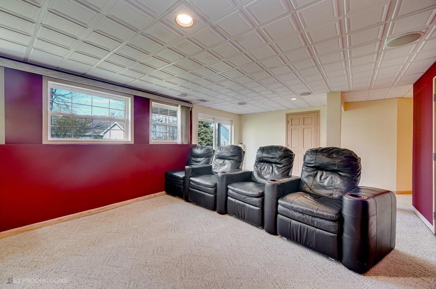 555 Lantern Walk, Valpo IN  46385-2980 exterior