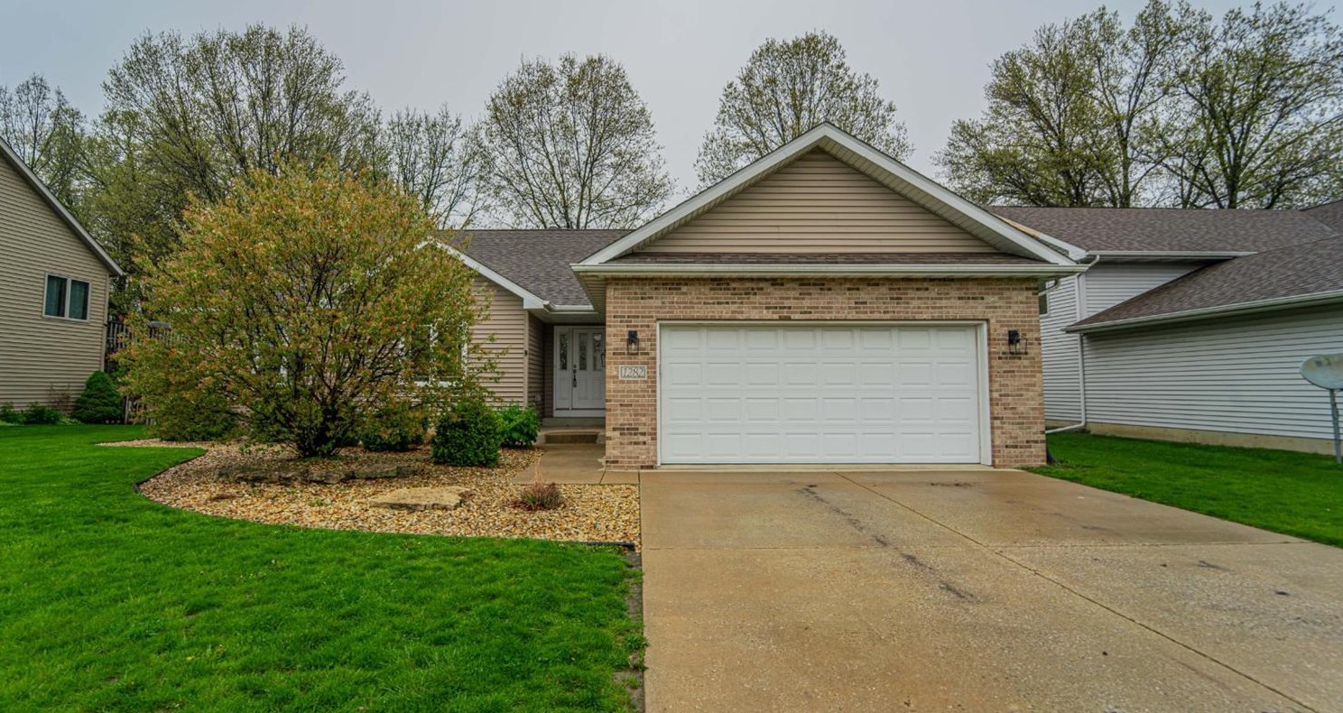 1282 Port Cove Dr, Porter IN  46304-9583 exterior