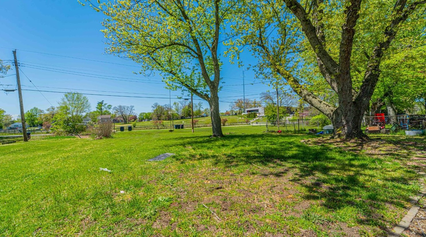 147 Hendricks St, Michigan City IN  46360-5161 exterior