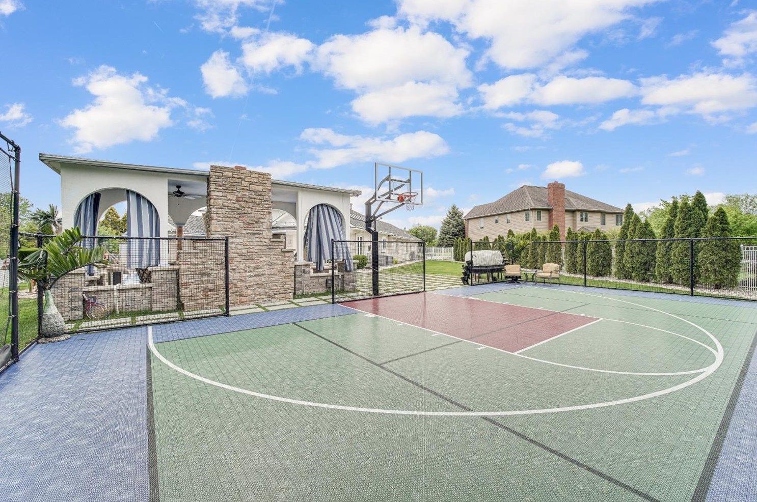 10204 Royal Ct, Hammond, IN 46321