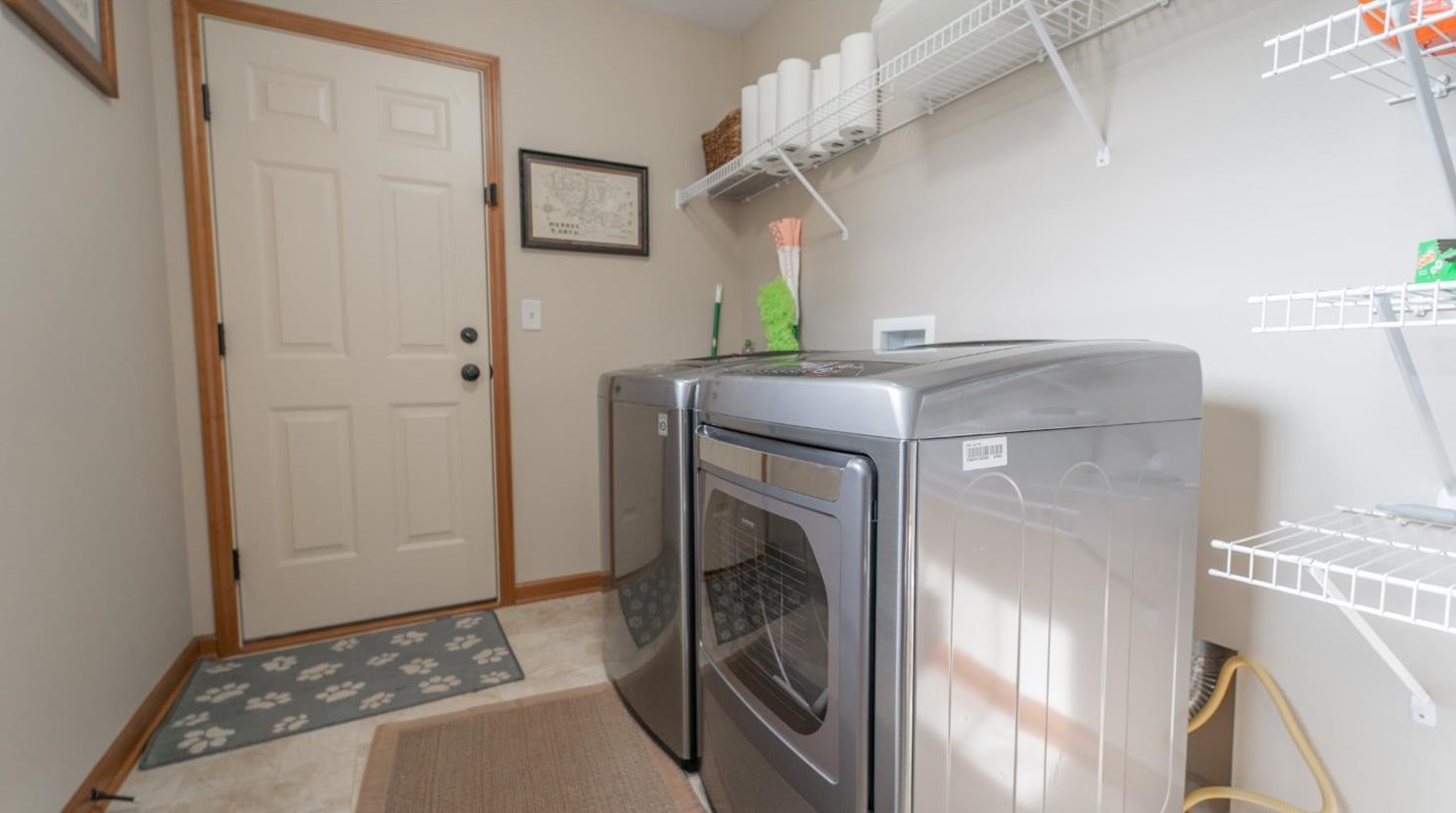 1472 Danvers Pkwy, Valpo IN  46385-7208 exterior