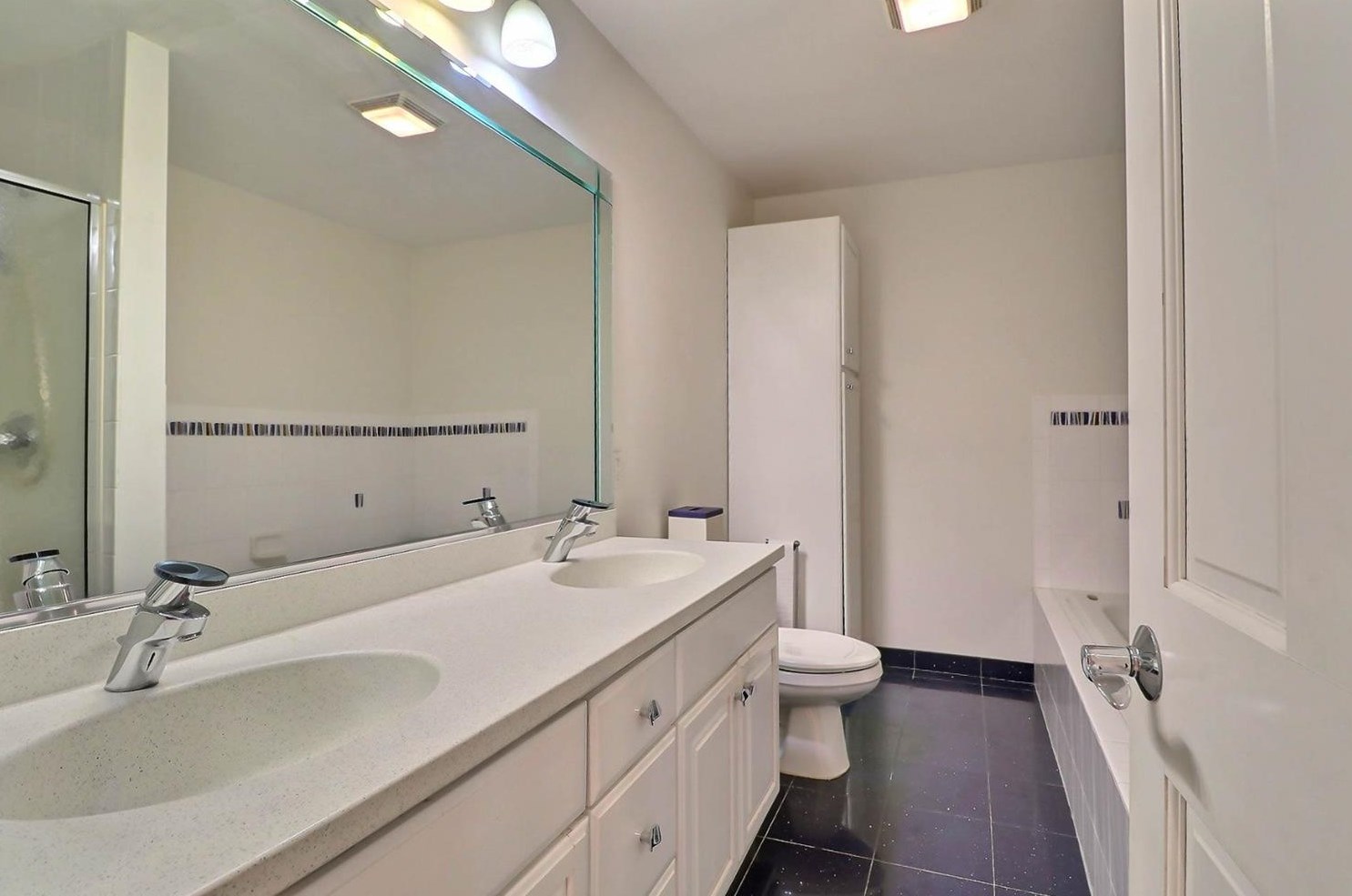 1423 Inverness Ln, Schererville IN  46375-2930 exterior