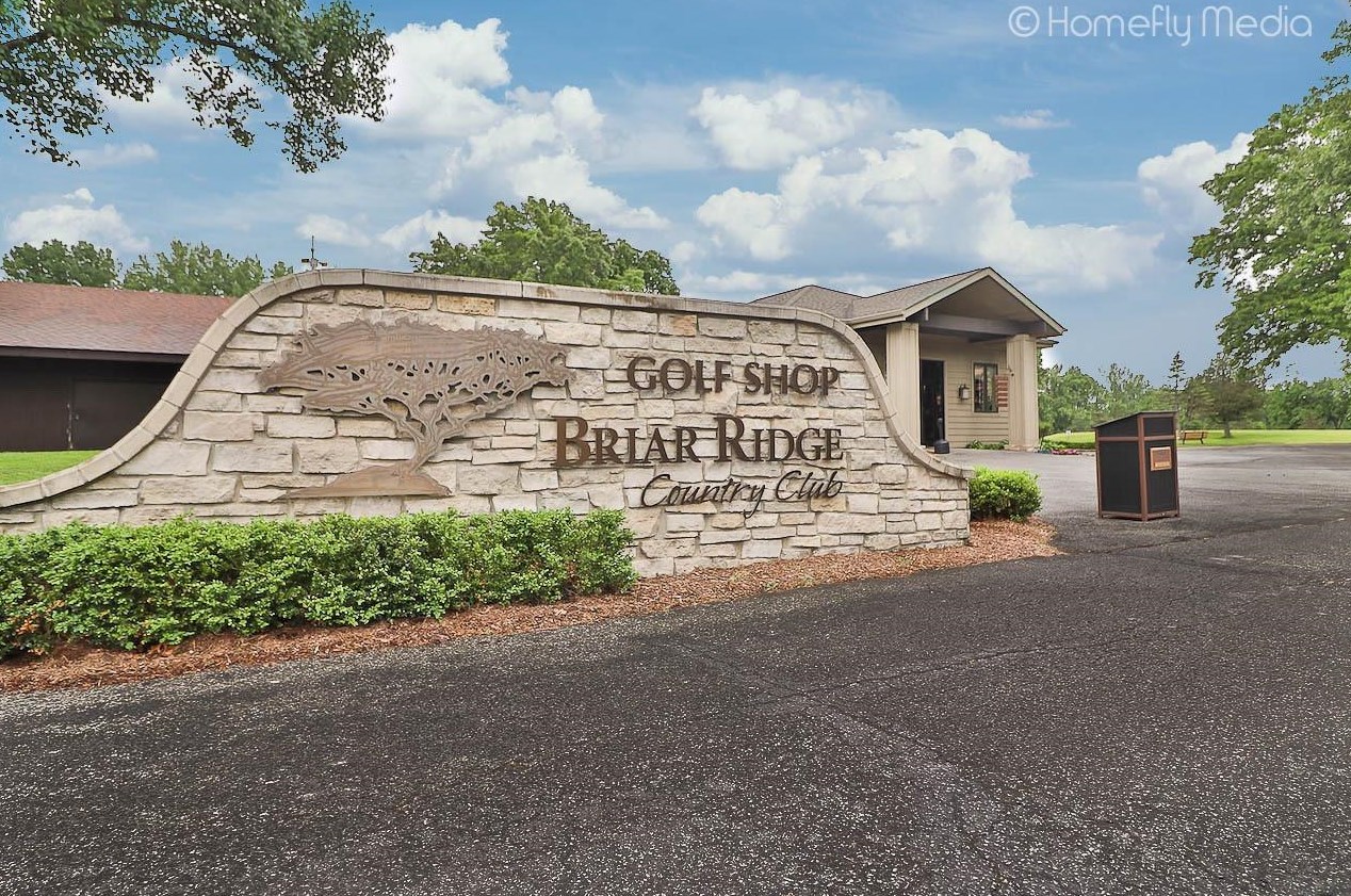 1423 Inverness Ln, Schererville IN  46375-2930 exterior