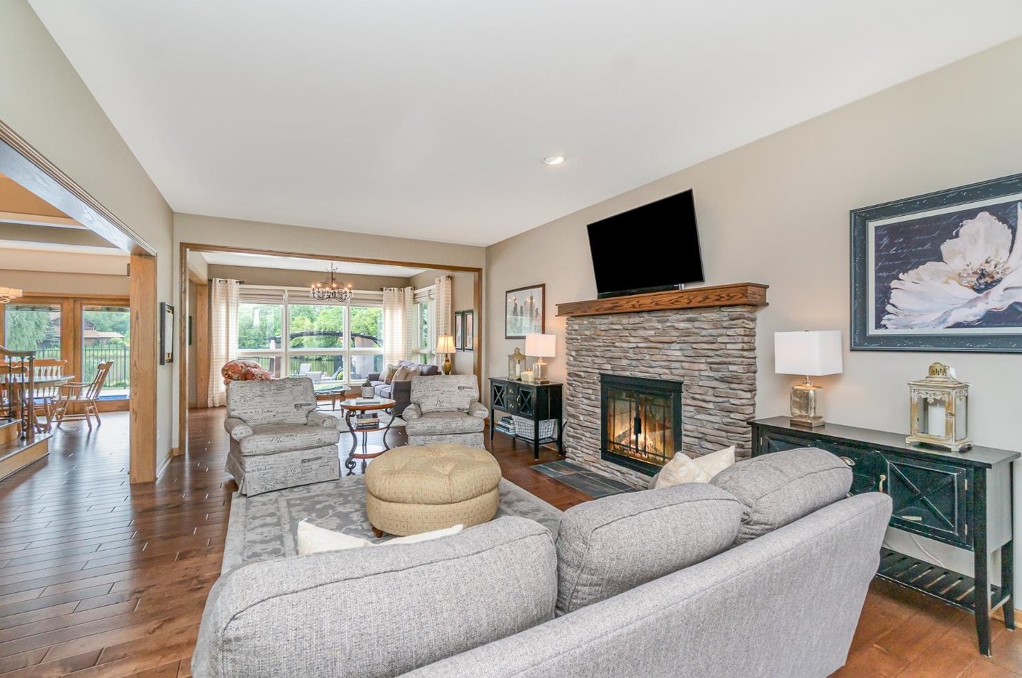 1341 Mccoy Dr, Schererville IN  46375-3031 exterior