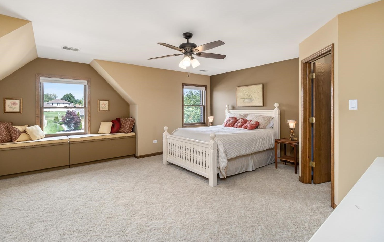 1341 Mccoy Dr, Schererville IN  46375-3031 exterior