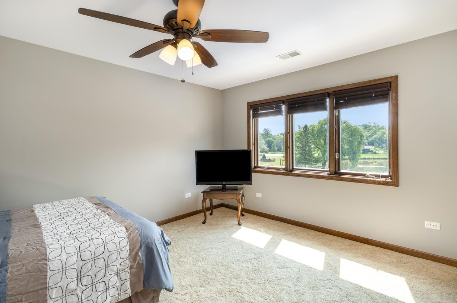 1341 Mccoy Dr, Schererville IN  46375-3031 exterior