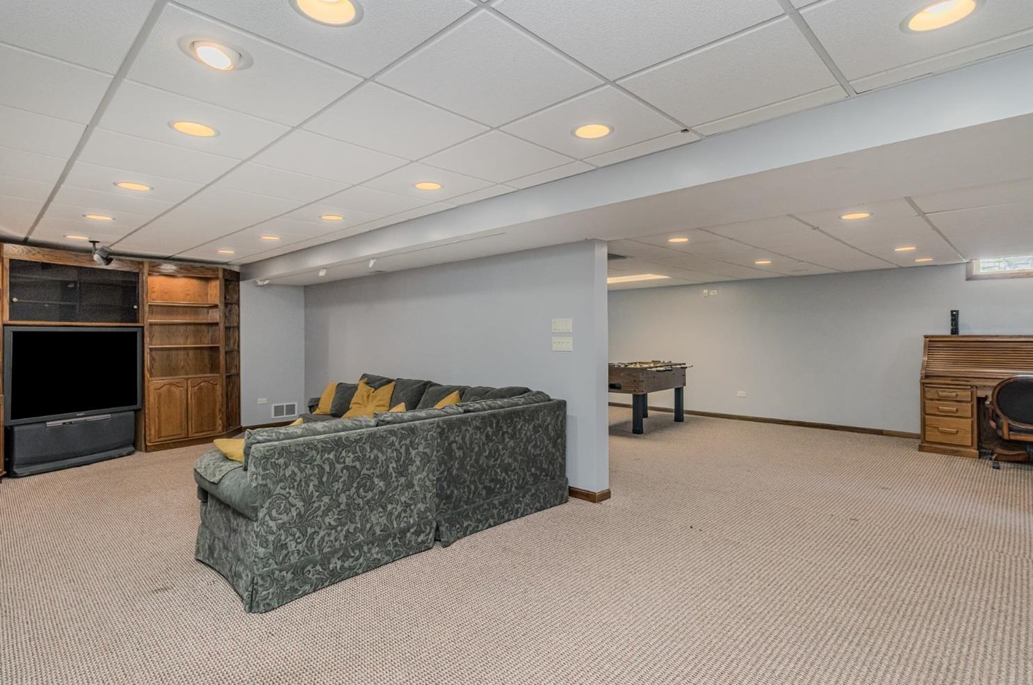 1341 Mccoy Dr, Schererville IN  46375-3031 exterior