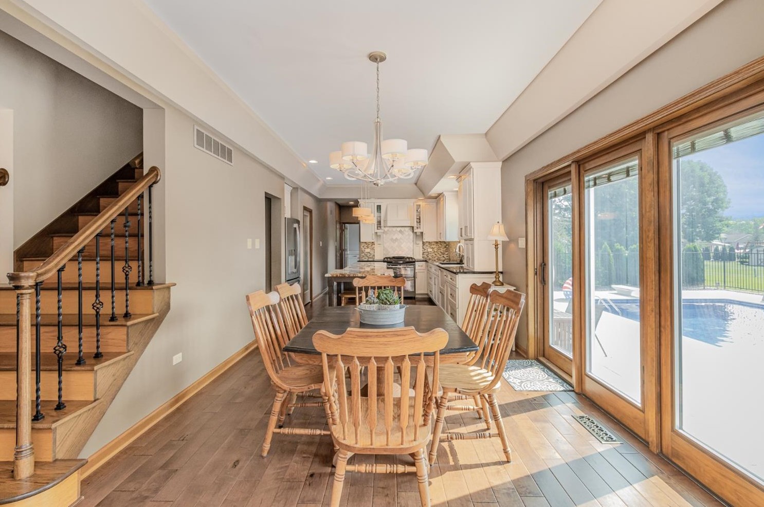 1341 Mccoy Dr, Schererville IN  46375-3031 exterior