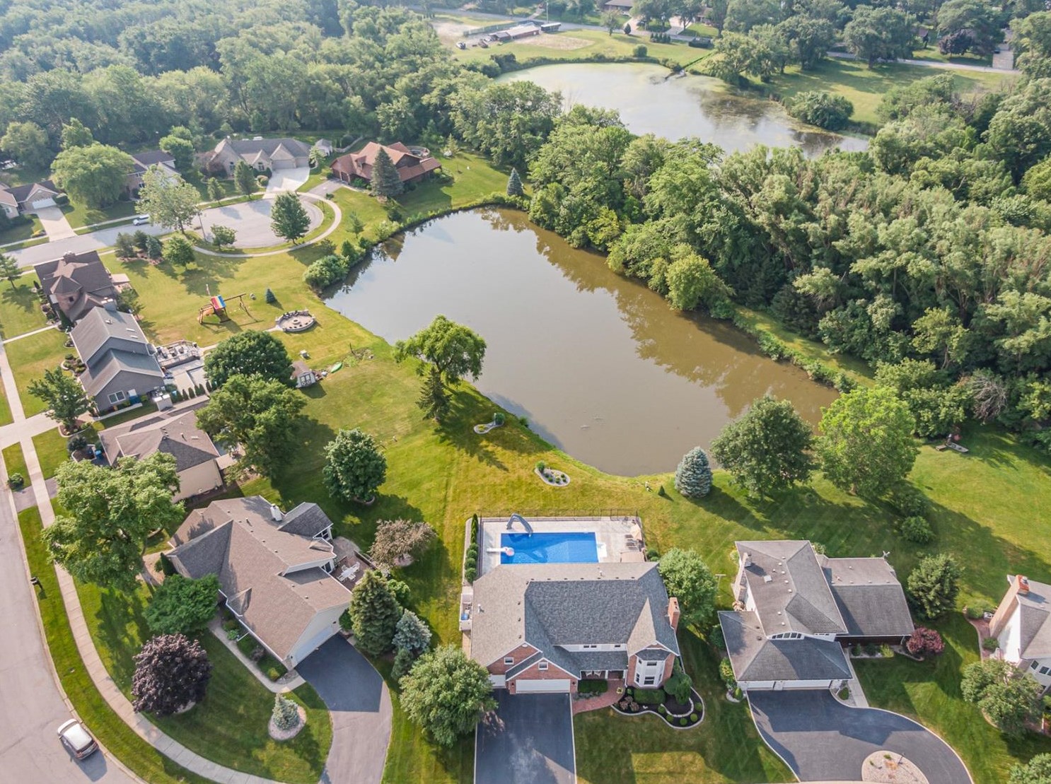 1341 Mccoy Dr, Schererville IN  46375-3031 exterior