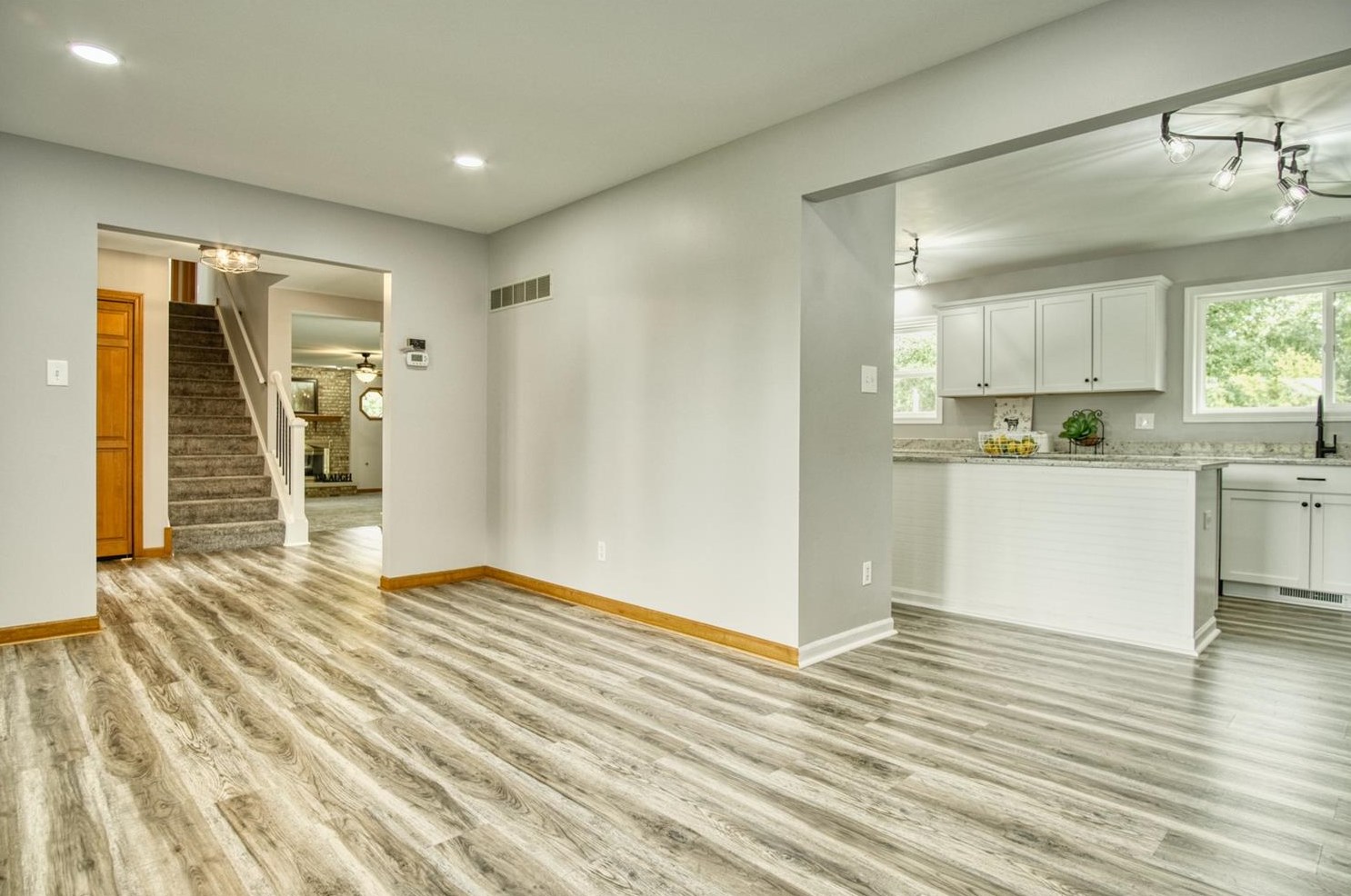 1345 Mccoy Dr, Schererville IN  46375-3031 exterior