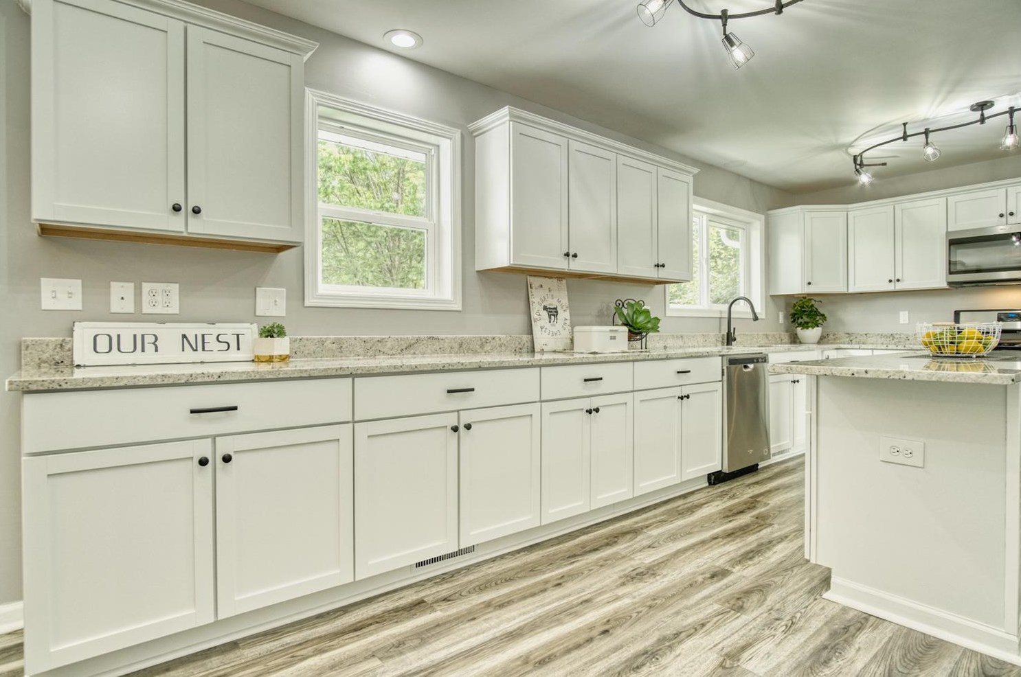 1345 Mccoy Dr, Schererville IN  46375-3031 exterior