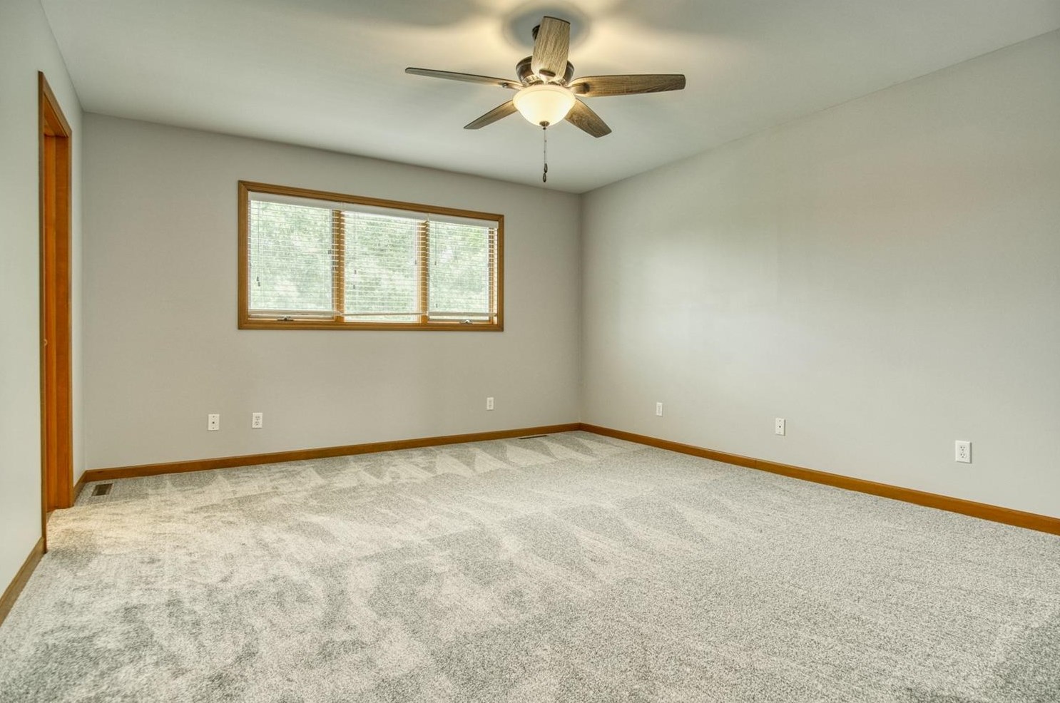 1345 Mccoy Dr, Schererville IN  46375-3031 exterior