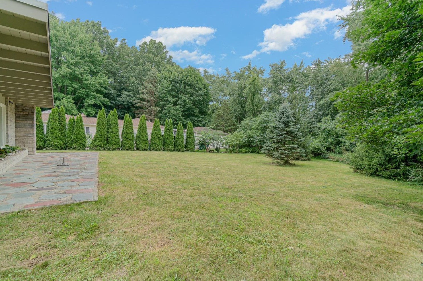 795 Park Dr, Porter IN  46304-2941 exterior