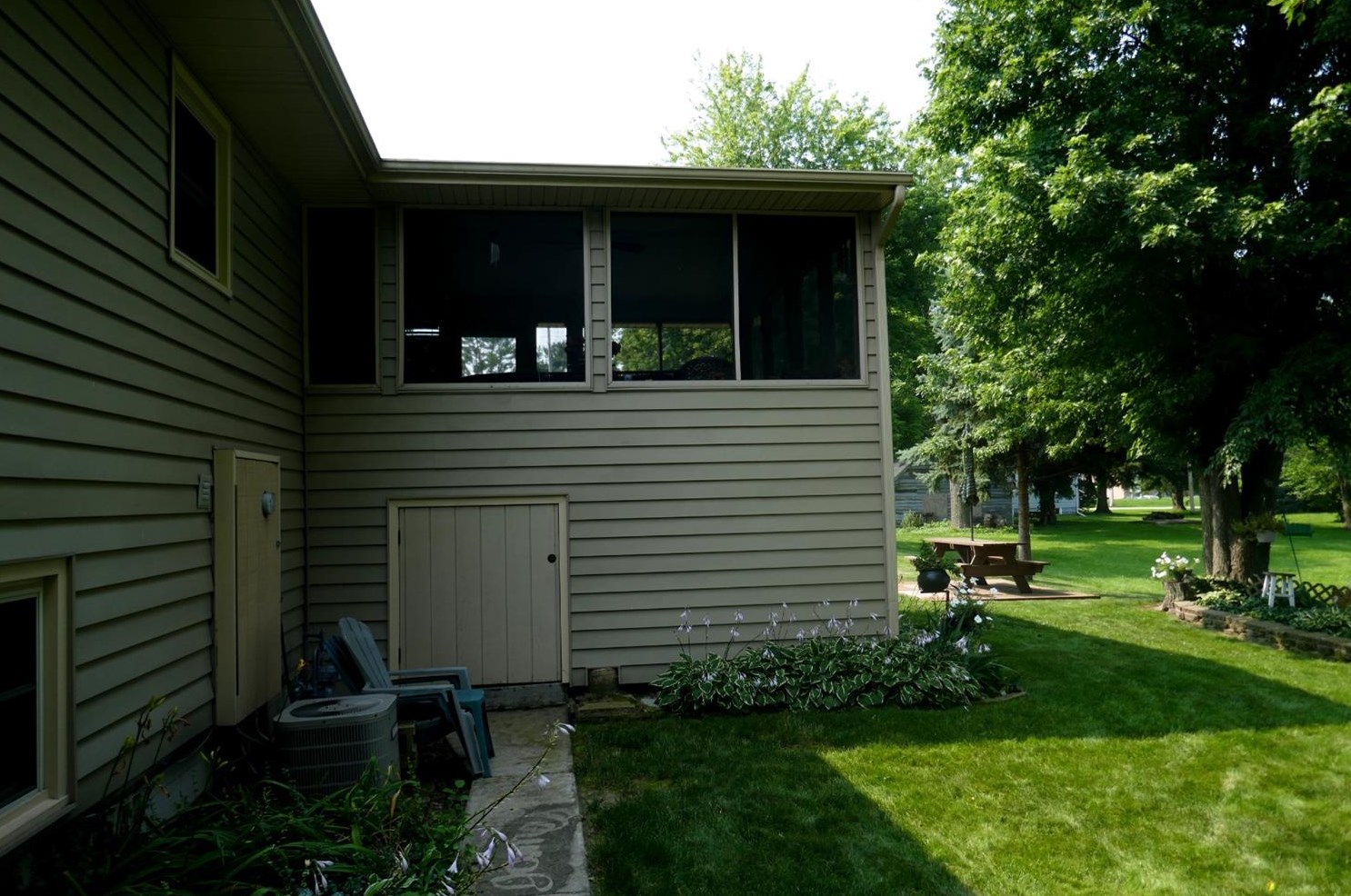 3226 Sylvania St, Portage IN  46368-4422 exterior