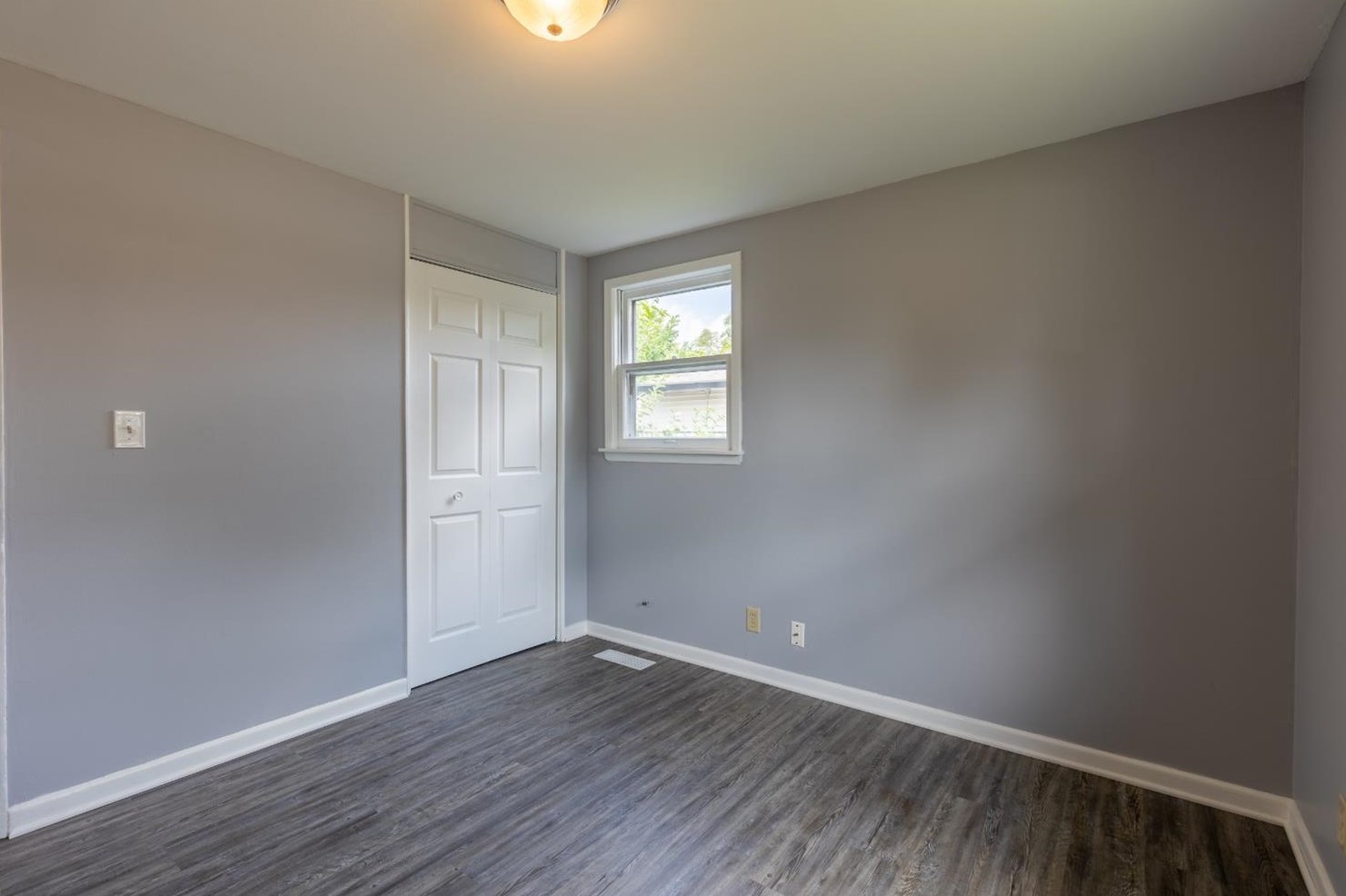 106 Parkview Ave, La Porte IN  46350-6147 exterior