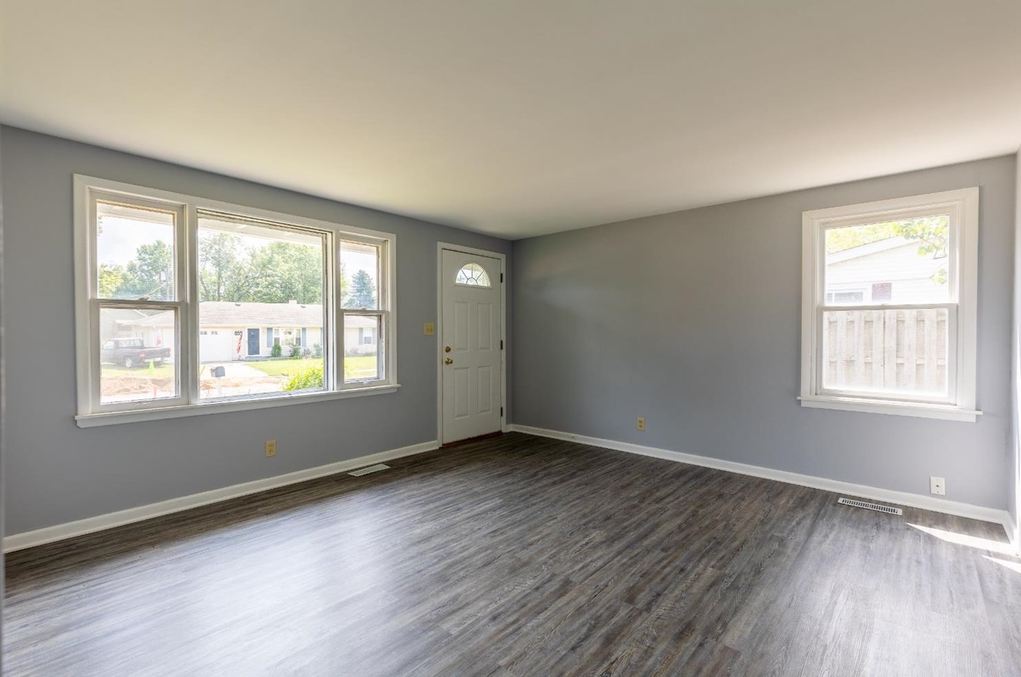 106 Parkview Ave, La Porte IN  46350-6147 exterior