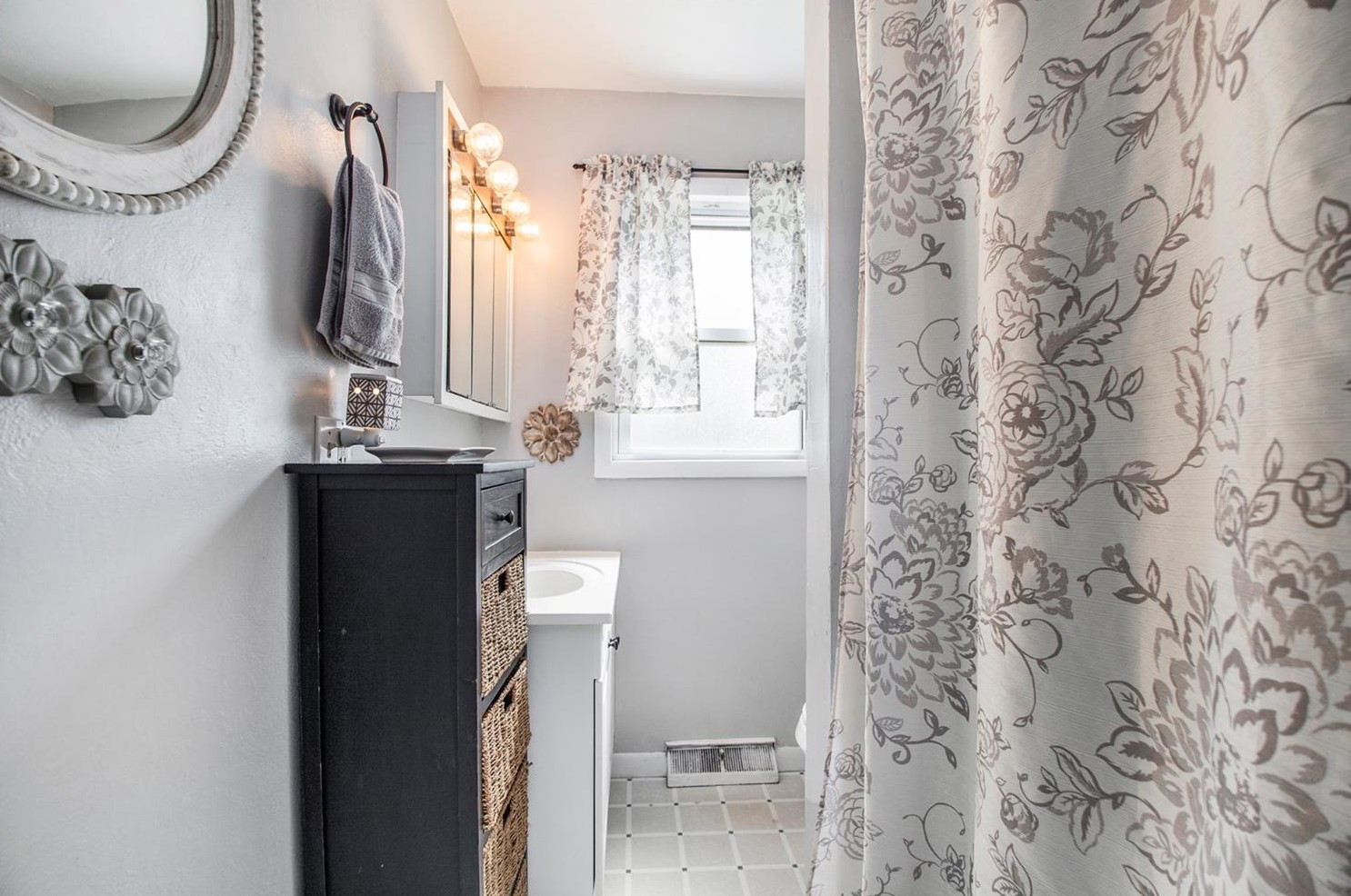 134 Grand Ave, La Porte IN  46350-5350 exterior