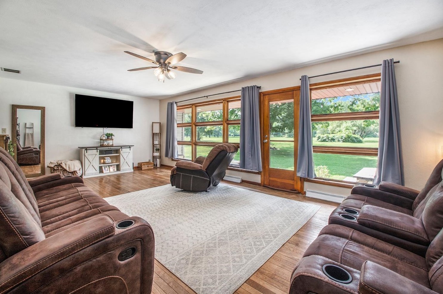 134 Grand Ave, La Porte IN  46350-5350 exterior