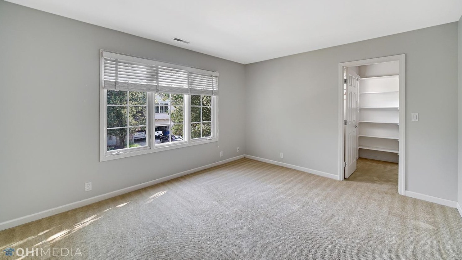 1082 Mission Hills Ct, Porter IN  46304-9605 exterior