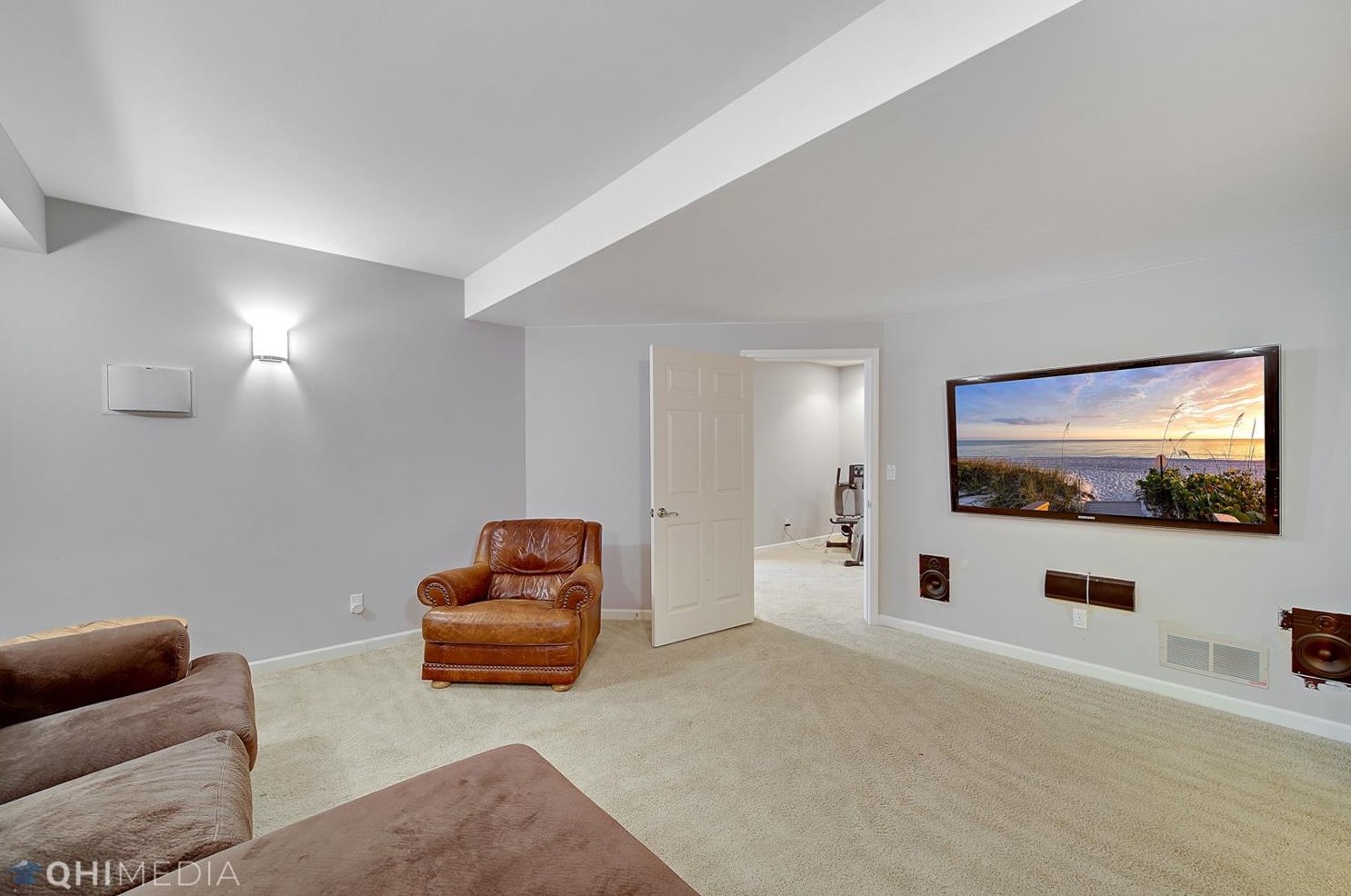 1082 Mission Hills Ct, Porter IN  46304-9605 exterior