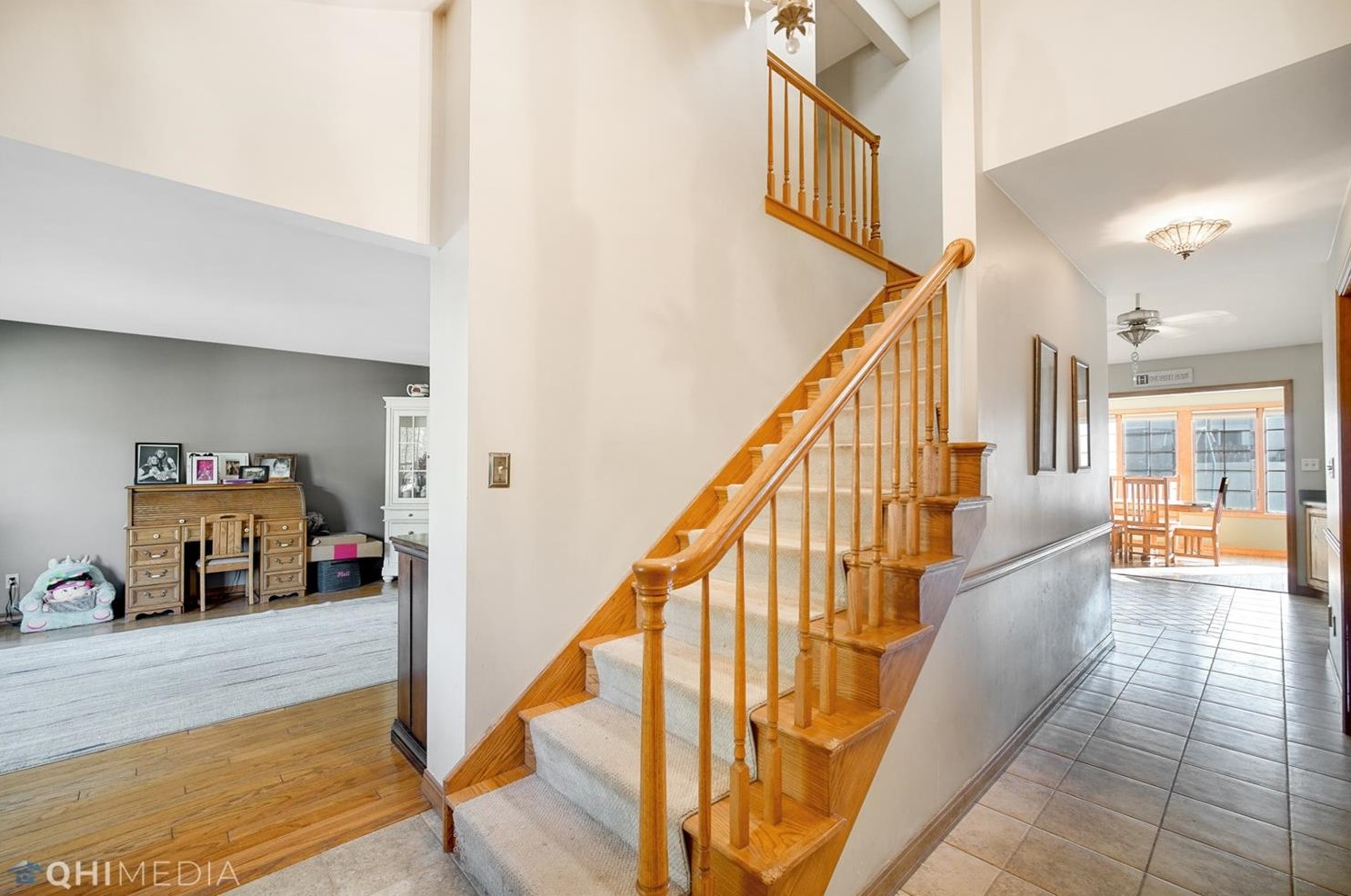 518 Oxford Cir, Griffith IN  46319-3051 exterior