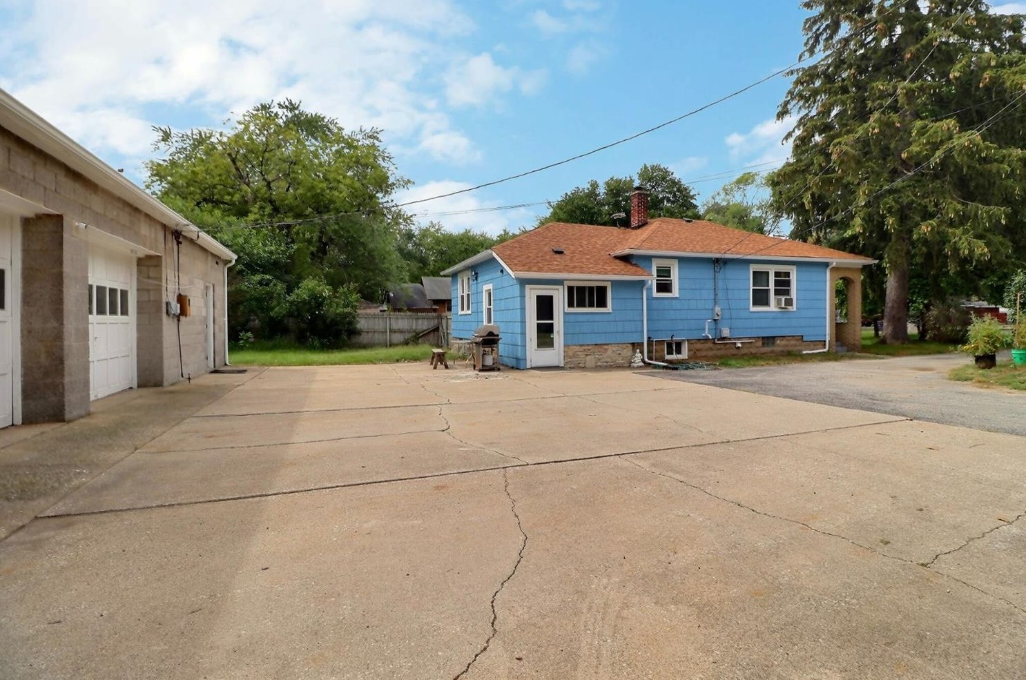 1821 Elm St, Griffith IN  46319-2862 exterior