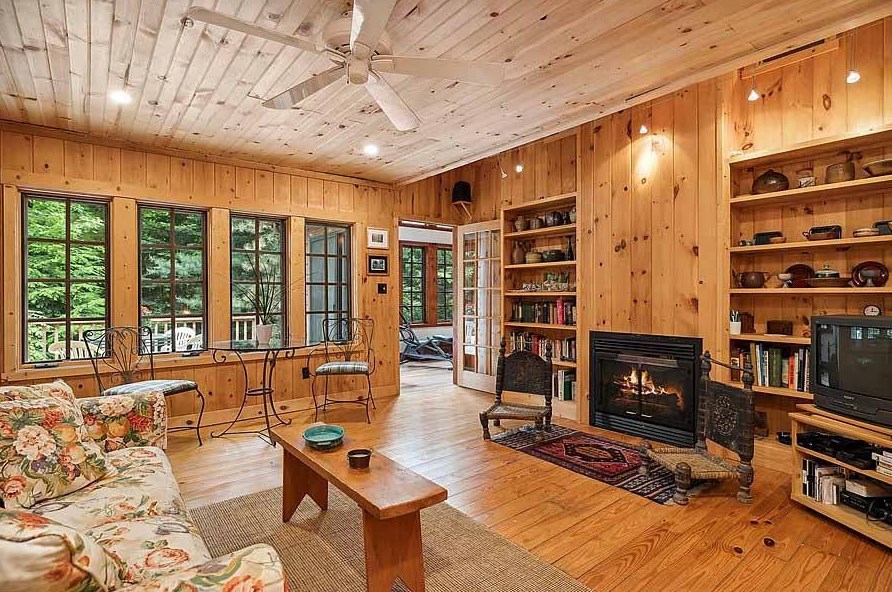 3822 Hiawatha Dr, Michigan City IN  46360-1118 exterior