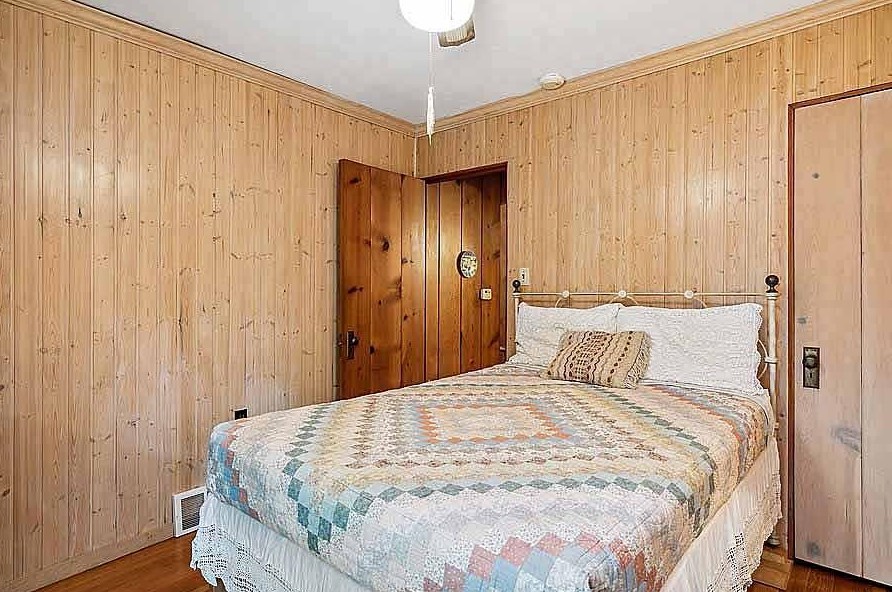 3822 Hiawatha Dr, Michigan City IN  46360-1118 exterior