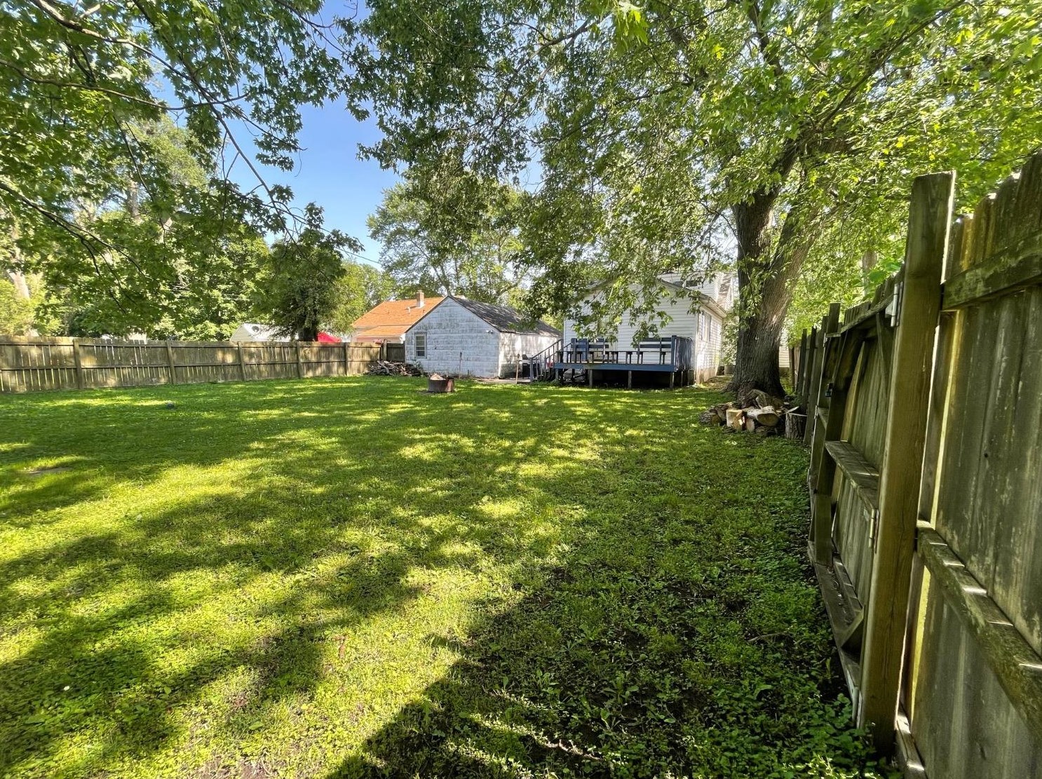 202 Maple St, Kentland IN  47951-1042 exterior