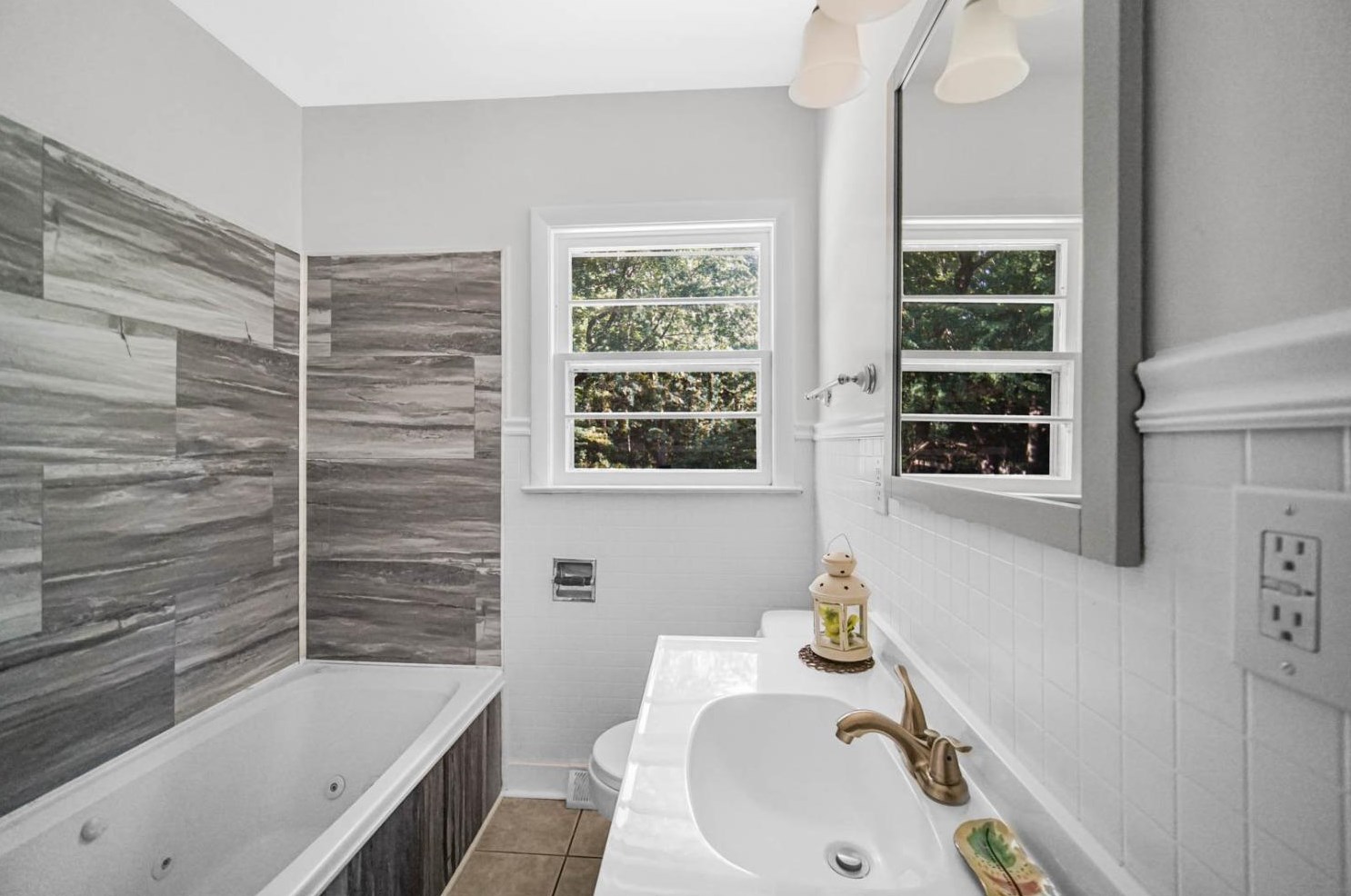 1913 Coolspring Ave, Michigan City IN 46360-6405 exterior