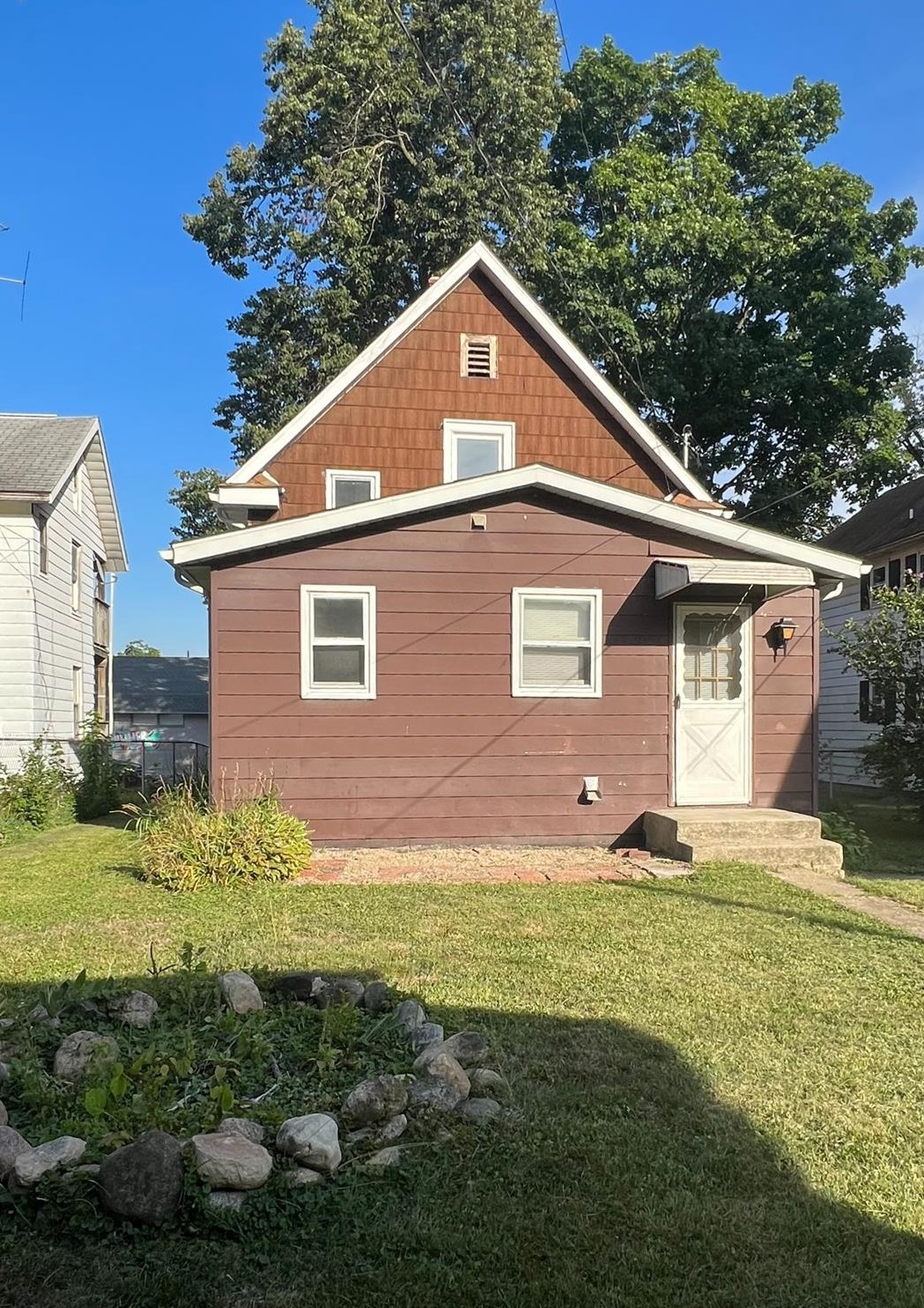 308 Roosevelt St, La Porte IN  46350-2570 exterior