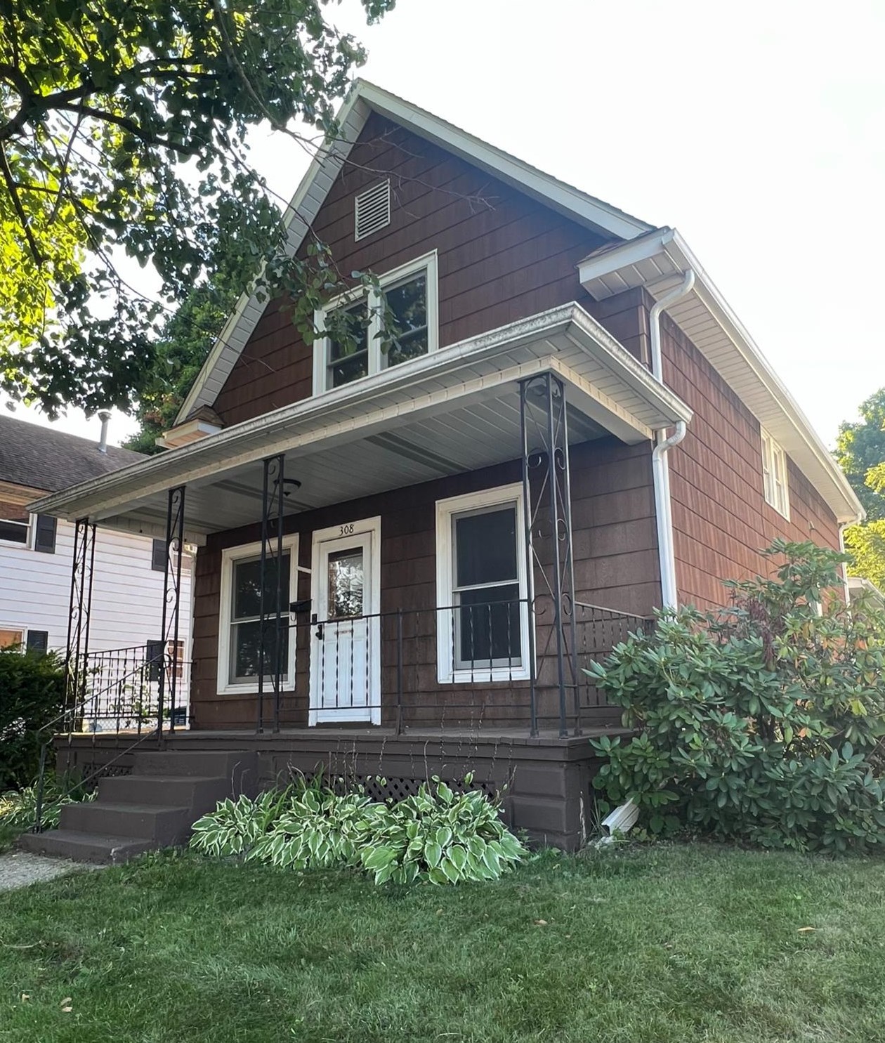 308 Roosevelt St, La Porte IN  46350-2570 exterior