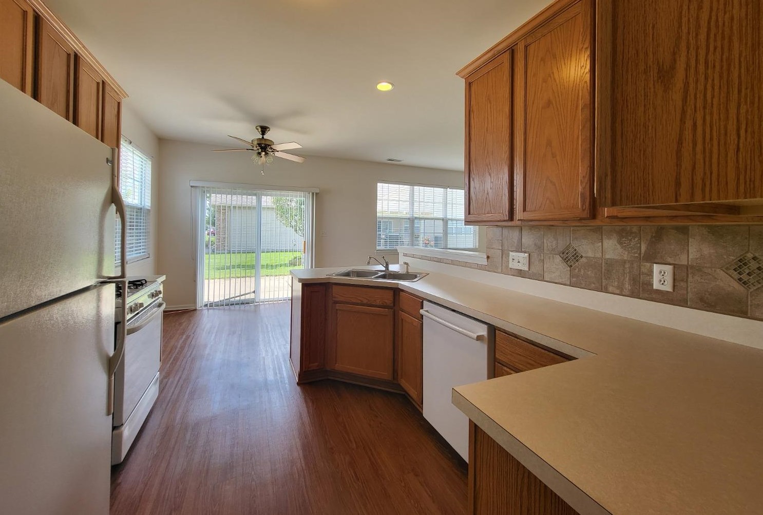 1207 Lily Ln, Schererville IN  46375-1471 exterior