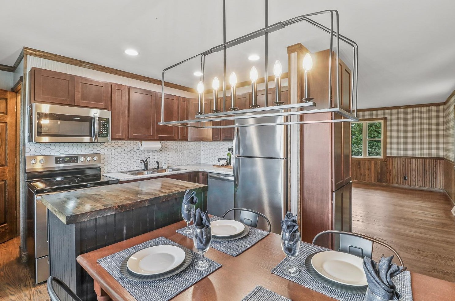 2802 300, La Porte IN 46350-8949 exterior